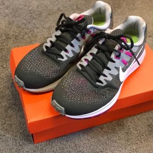 Nike Women’s Air Zoom Structure 20 Size 9